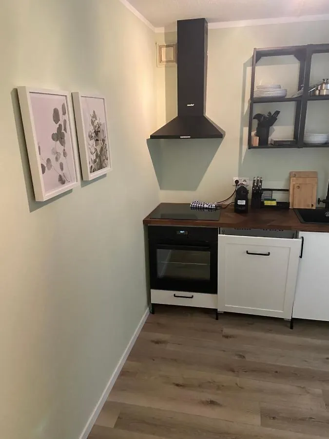 Apartment Wohnung Mit Garagenparkplatz An U-Bahnstation Munich Germany