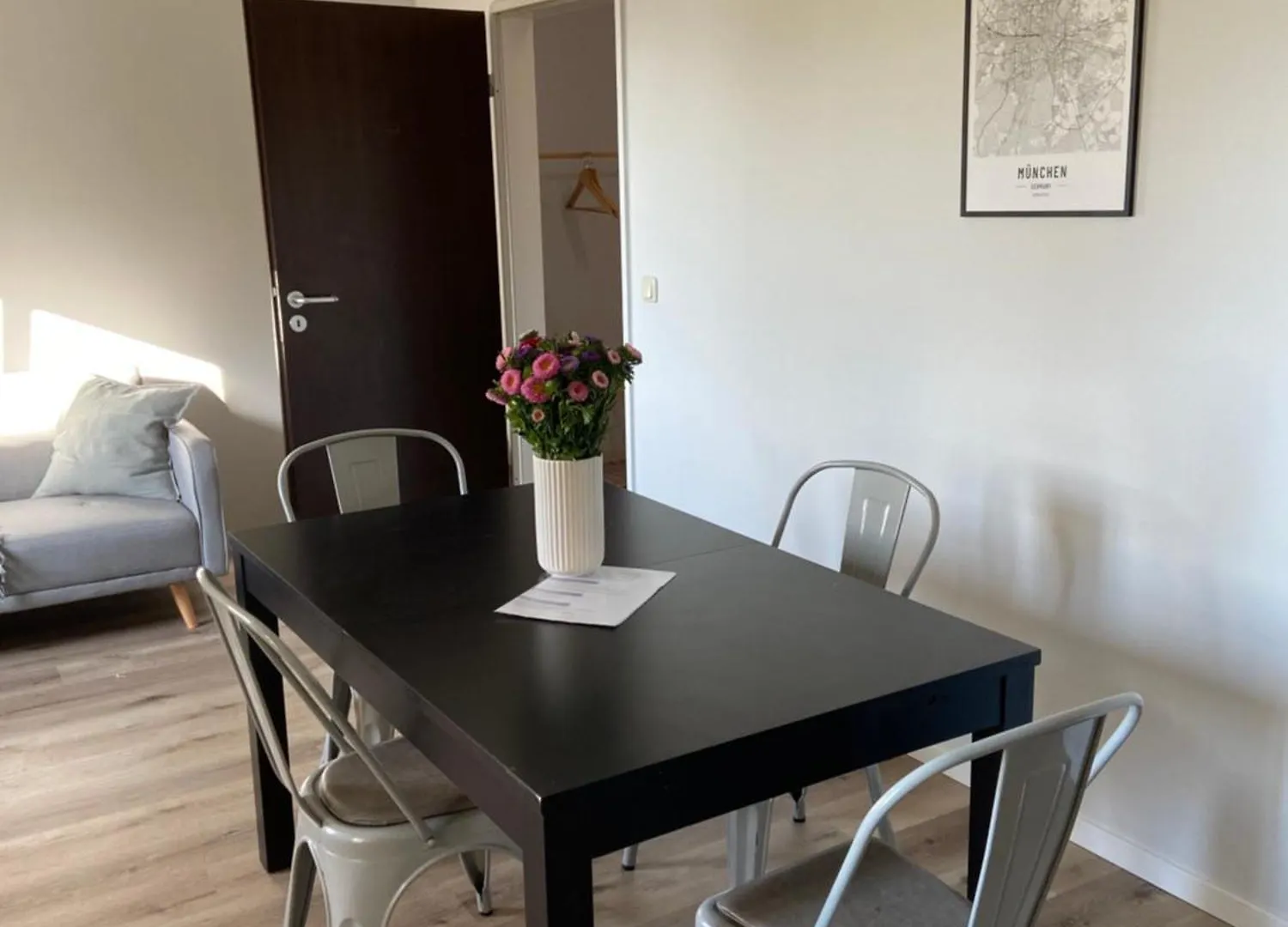 Wohnung Mit Garagenparkplatz An U-Bahnstation Munich 0*,  Germany